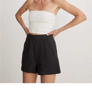 Easy pull on Madewell shorts net